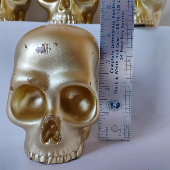 Bundle of 4 Unscented Gold Skull Shaped Candles Halloween Spooky Seasonal Decor - Picture 10 of 15